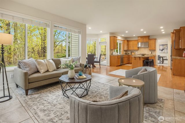 1103 272nd Place SE, Sammamish, WA 98075