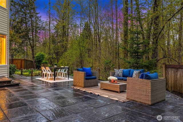 1103 272nd Place SE, Sammamish, WA 98075