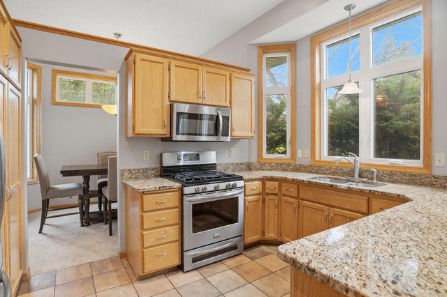 8901 Dunbar Knoll N, Brooklyn Park, MN 55443