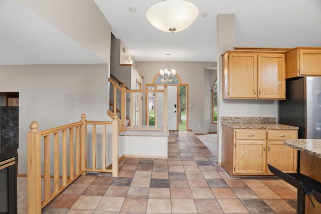 8901 Dunbar Knoll N, Brooklyn Park, MN 55443