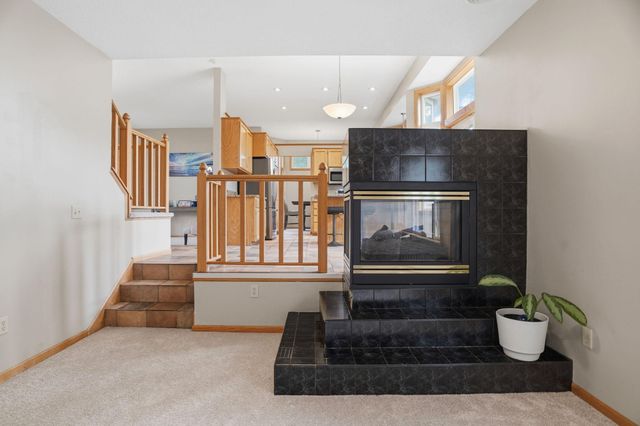 8901 Dunbar Knoll N, Brooklyn Park, MN 55443