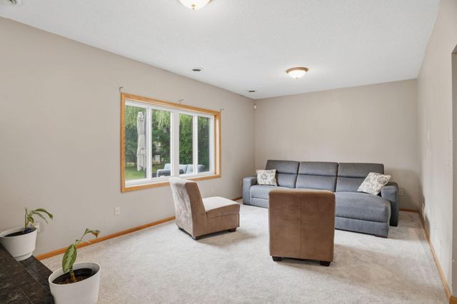 8901 Dunbar Knoll N, Brooklyn Park, MN 55443