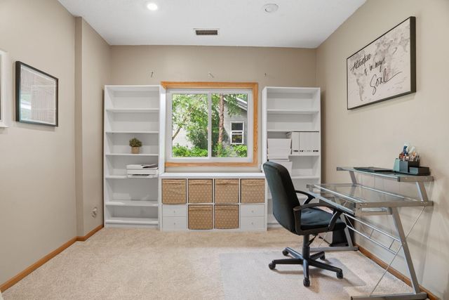 8901 Dunbar Knoll N, Brooklyn Park, MN 55443