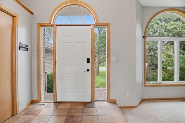 8901 Dunbar Knoll N, Brooklyn Park, MN 55443