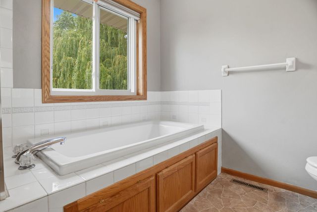 8901 Dunbar Knoll N, Brooklyn Park, MN 55443