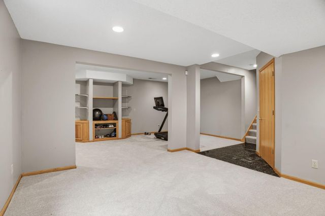 8901 Dunbar Knoll N, Brooklyn Park, MN 55443