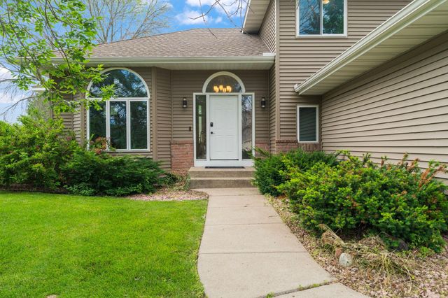 8901 Dunbar Knoll N, Brooklyn Park, MN 55443