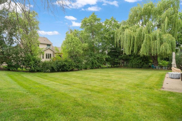 8901 Dunbar Knoll N, Brooklyn Park, MN 55443