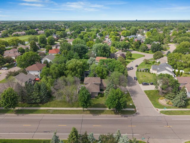 8901 Dunbar Knoll N, Brooklyn Park, MN 55443