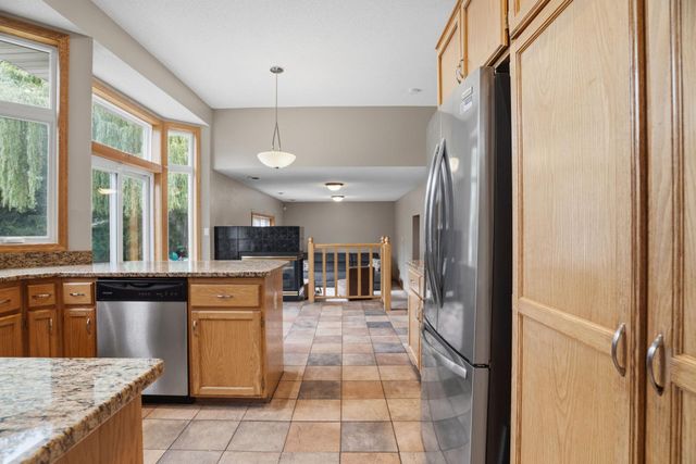 8901 Dunbar Knoll N, Brooklyn Park, MN 55443