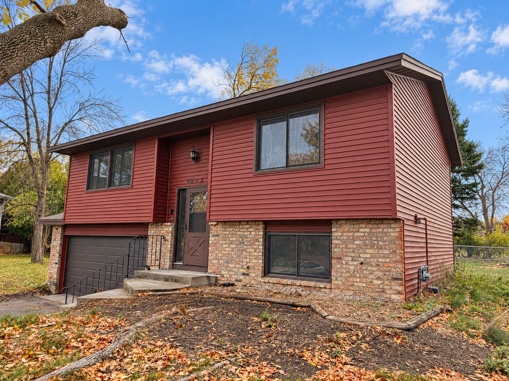 8223 Brunswick Circle N, Brooklyn Park, MN 55443 — photo 2