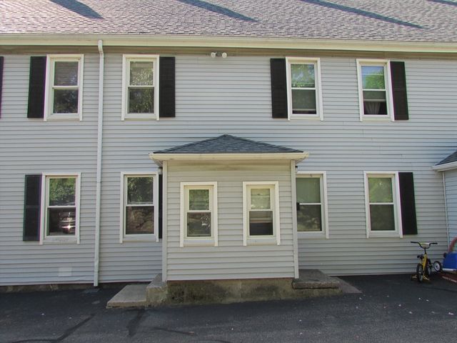 21 Greystone 21, Quincy, MA 02169