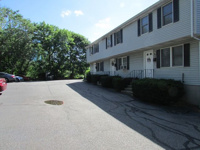 21 Greystone 21, Quincy, MA 02169