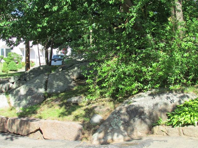 21 Greystone 21, Quincy, MA 02169
