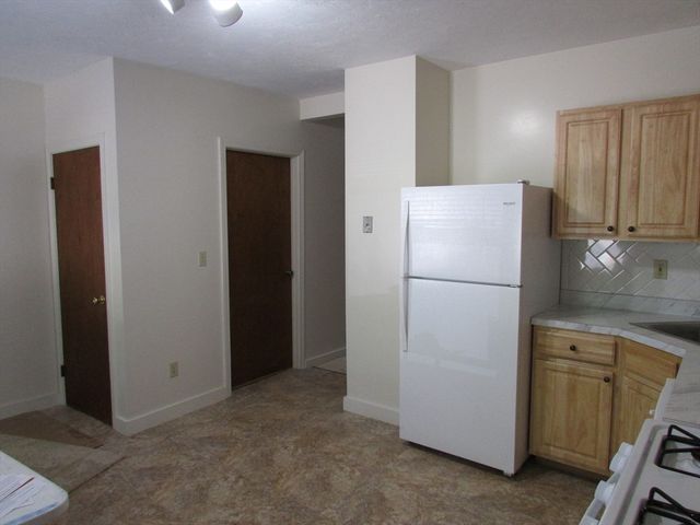 21 Greystone 21, Quincy, MA 02169
