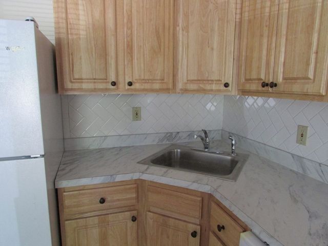 21 Greystone 21, Quincy, MA 02169