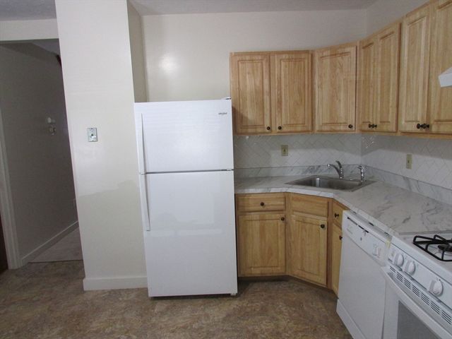 21 Greystone 21, Quincy, MA 02169