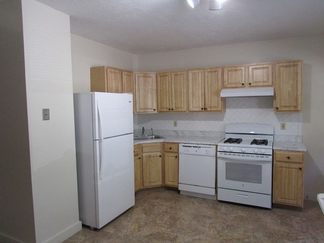 21 Greystone 21, Quincy, MA 02169