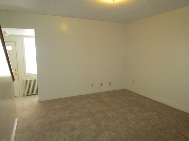 21 Greystone 21, Quincy, MA 02169