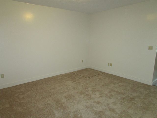 21 Greystone 21, Quincy, MA 02169