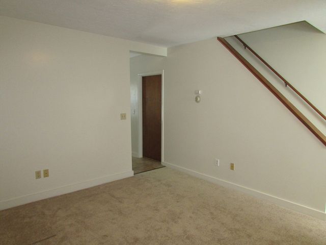 21 Greystone 21, Quincy, MA 02169