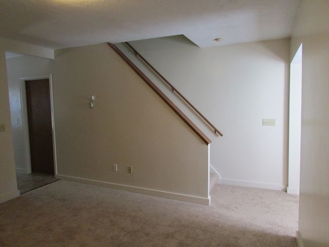 21 Greystone 21, Quincy, MA 02169
