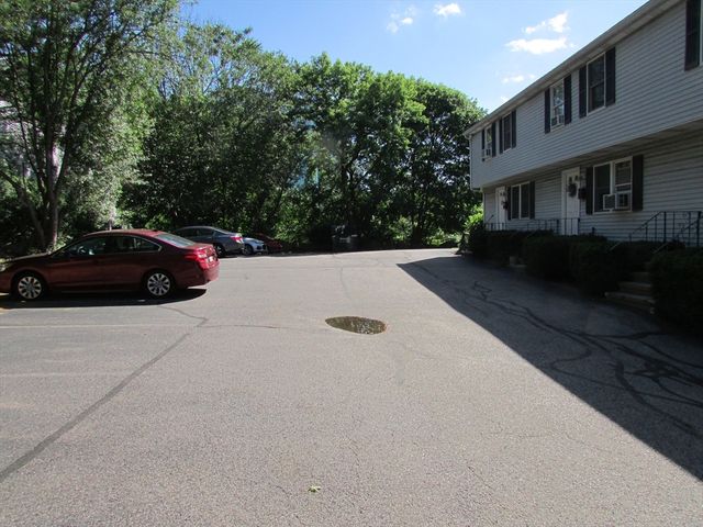 21 Greystone 21, Quincy, MA 02169