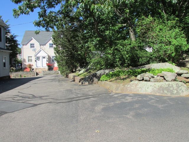 21 Greystone 21, Quincy, MA 02169