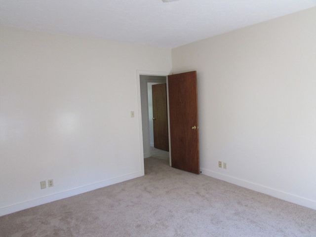 21 Greystone 21, Quincy, MA 02169