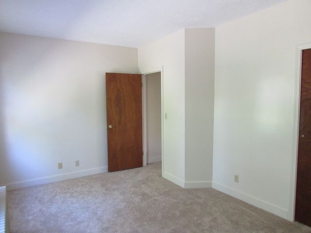 21 Greystone 21, Quincy, MA 02169