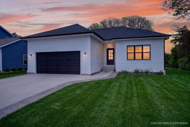 9827 W Dakota STREET, West Allis, WI 53227
