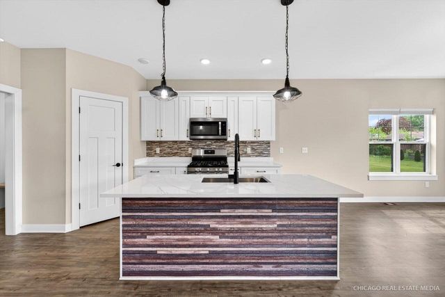 9827 W Dakota STREET, West Allis, WI 53227