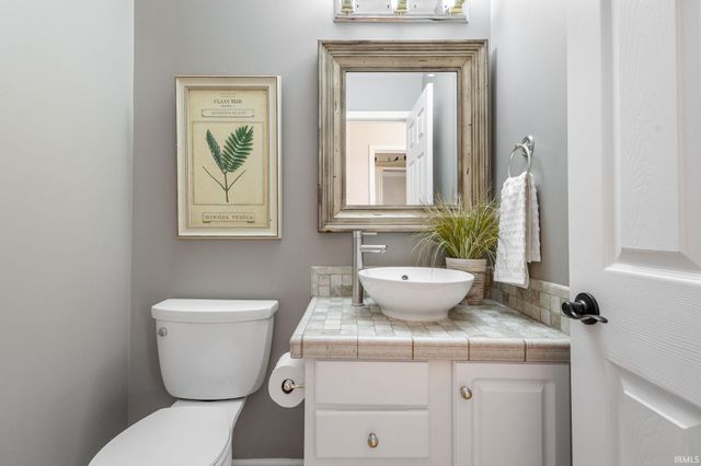 50558 Hollybrook Drive, Granger, IN 46530