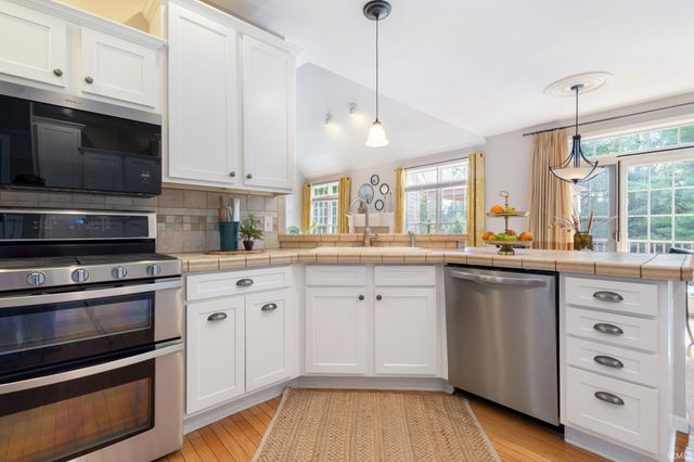 50558 Hollybrook Drive, Granger, IN 46530