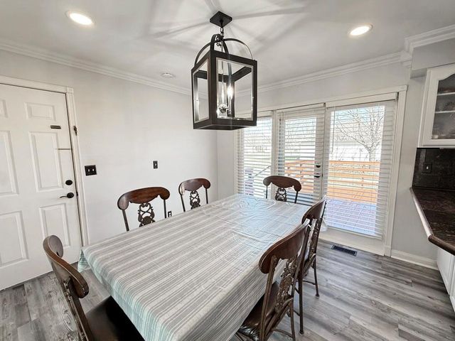 2004 N Lynn Street, Nevada, MO 64772