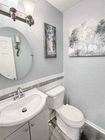 2004 N Lynn Street, Nevada, MO 64772