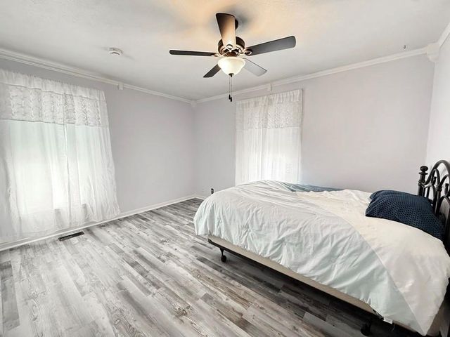 2004 N Lynn Street, Nevada, MO 64772