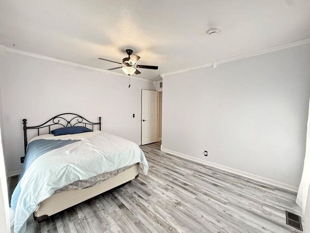 2004 N Lynn Street, Nevada, MO 64772