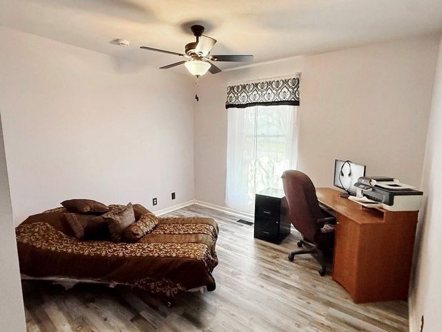 2004 N Lynn Street, Nevada, MO 64772