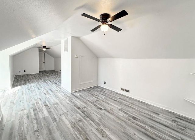 2004 N Lynn Street, Nevada, MO 64772