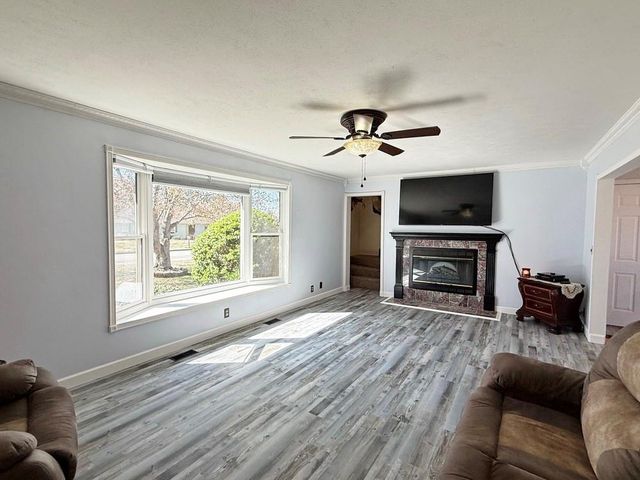 2004 N Lynn Street, Nevada, MO 64772