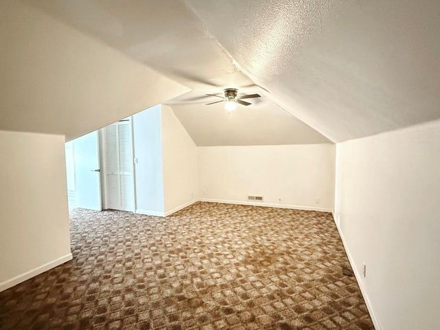 2004 N Lynn Street, Nevada, MO 64772