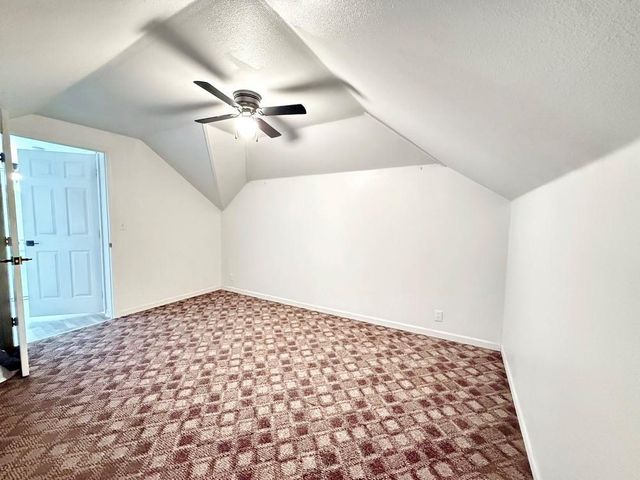 2004 N Lynn Street, Nevada, MO 64772