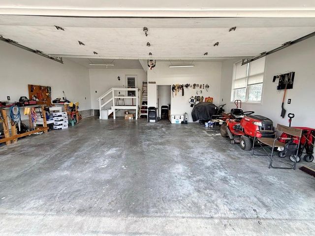 2004 N Lynn Street, Nevada, MO 64772