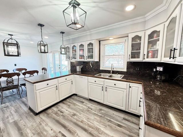 2004 N Lynn Street, Nevada, MO 64772