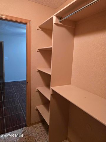 3213 TIERRA AVE Place, El Paso, TX 79938