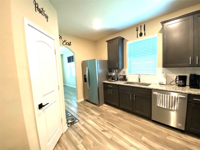 217 Bearman Drive, Fort Worth, TX 76120