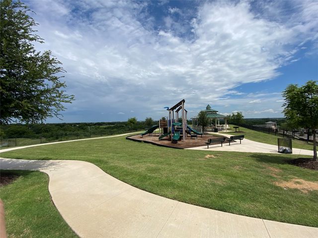 217 Bearman Drive, Fort Worth, TX 76120