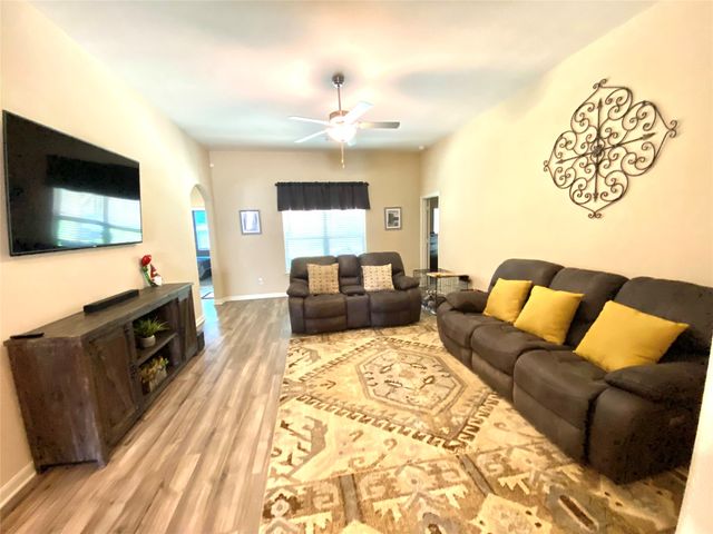 217 Bearman Drive, Fort Worth, TX 76120