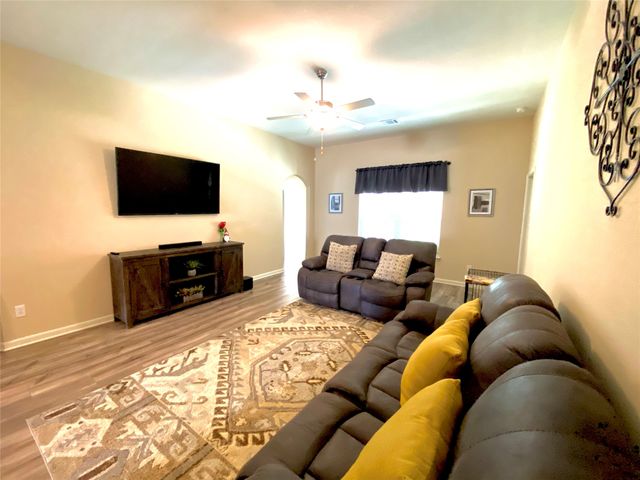 217 Bearman Drive, Fort Worth, TX 76120